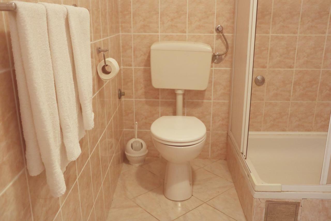 Apartment Cuce Rogotin Buitenkant foto