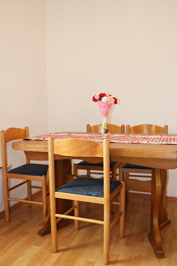 Apartment Cuce Rogotin Buitenkant foto
